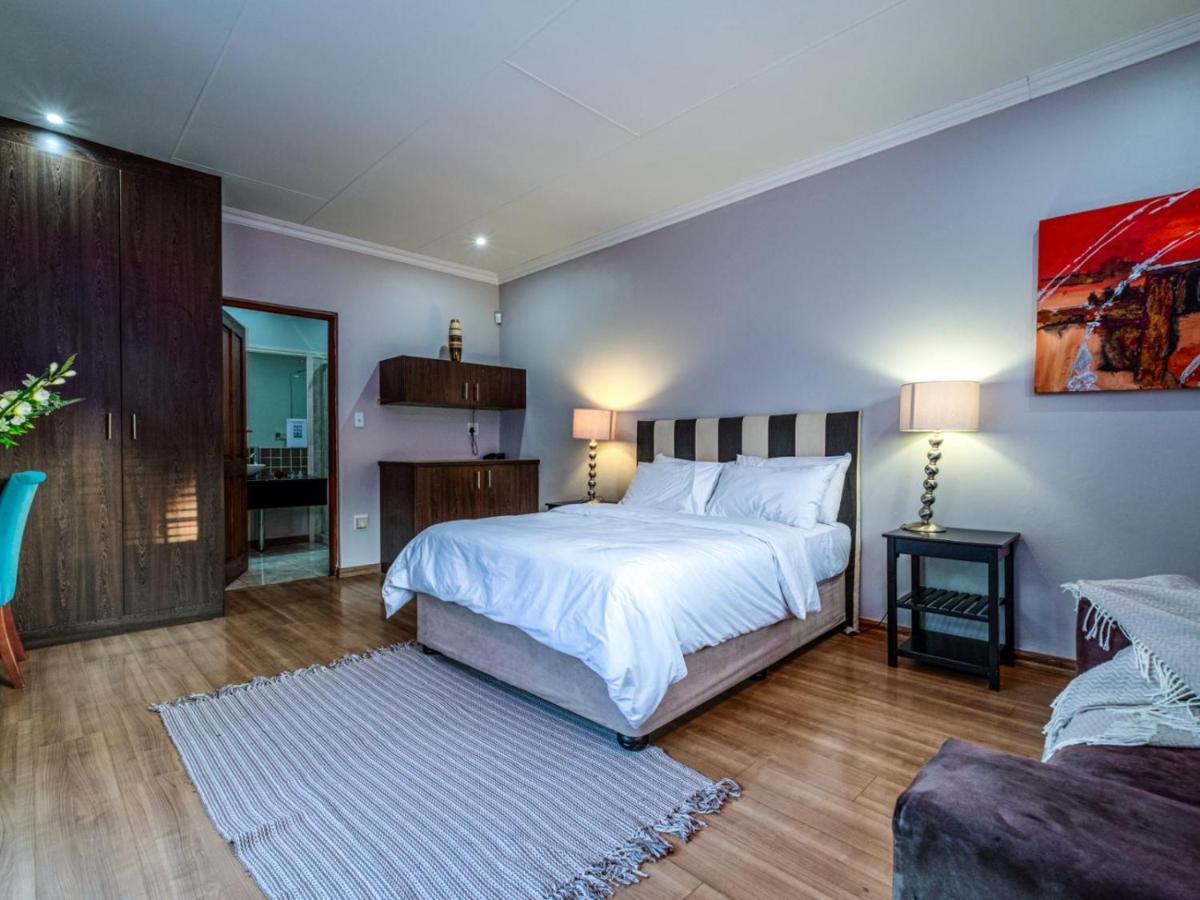 Hurlingham House Guest House Йоханнесбург Экстерьер фото