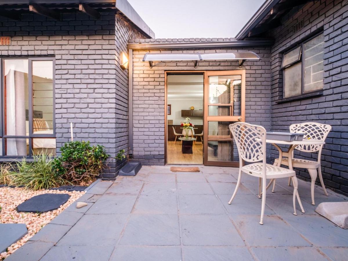 Hurlingham House Guest House Йоханнесбург Экстерьер фото
