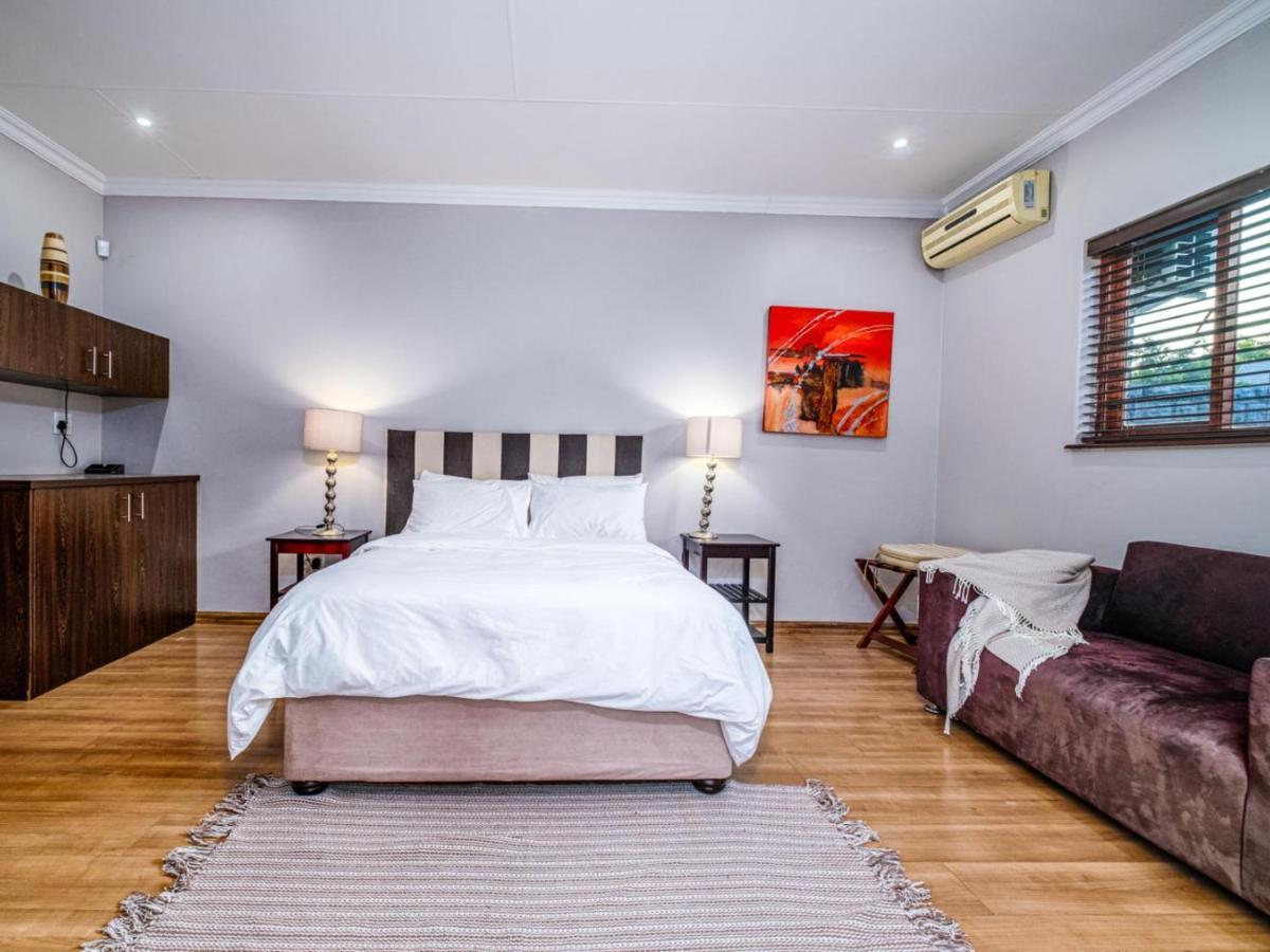 Hurlingham House Guest House Йоханнесбург Экстерьер фото