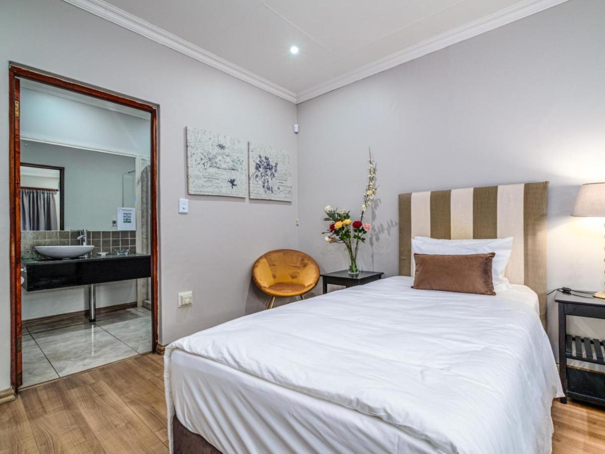 Hurlingham House Guest House Йоханнесбург Экстерьер фото
