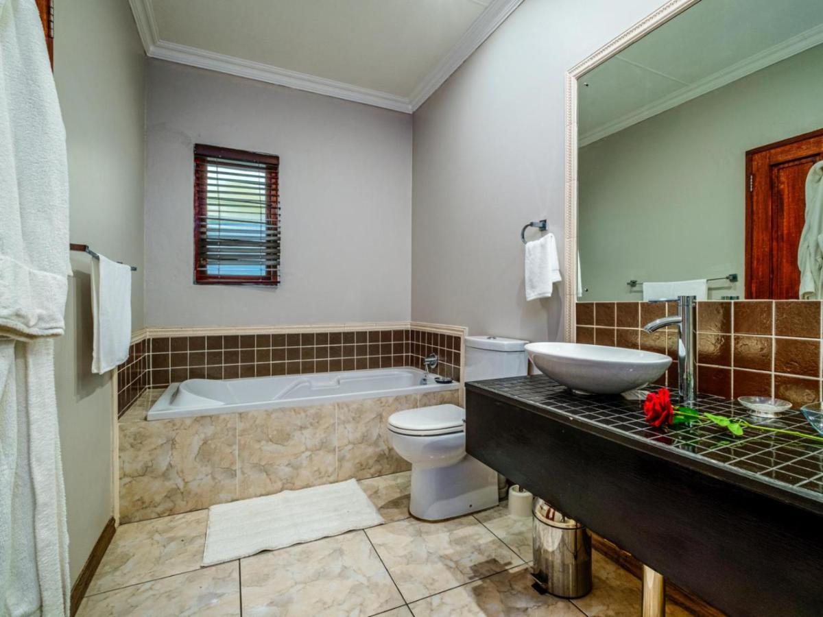 Hurlingham House Guest House Йоханнесбург Экстерьер фото